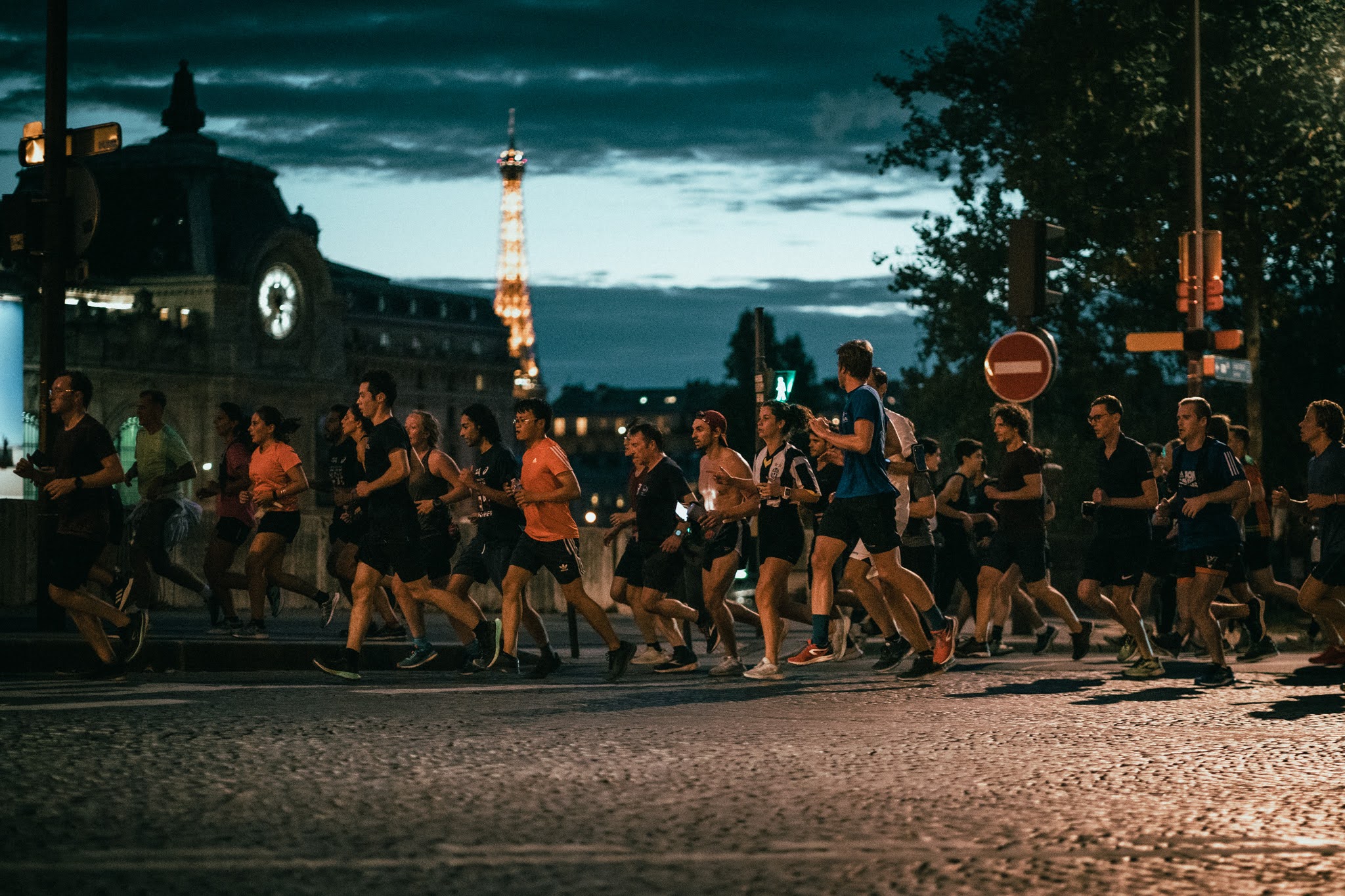 Midnight Runners Paris running club in Paris (announced on Heylo), France